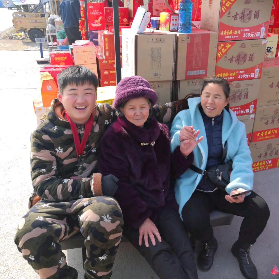 李海侠赵桥鲜果超市