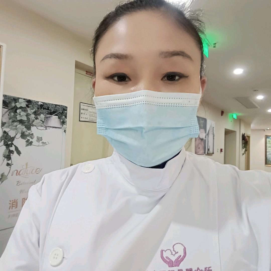 金牌月嫂张家怡