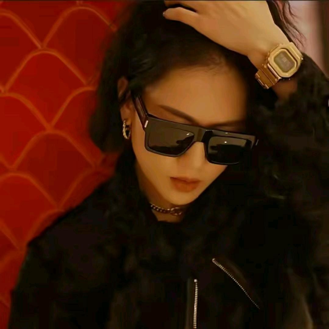 魏老板WDIVA的精选服饰