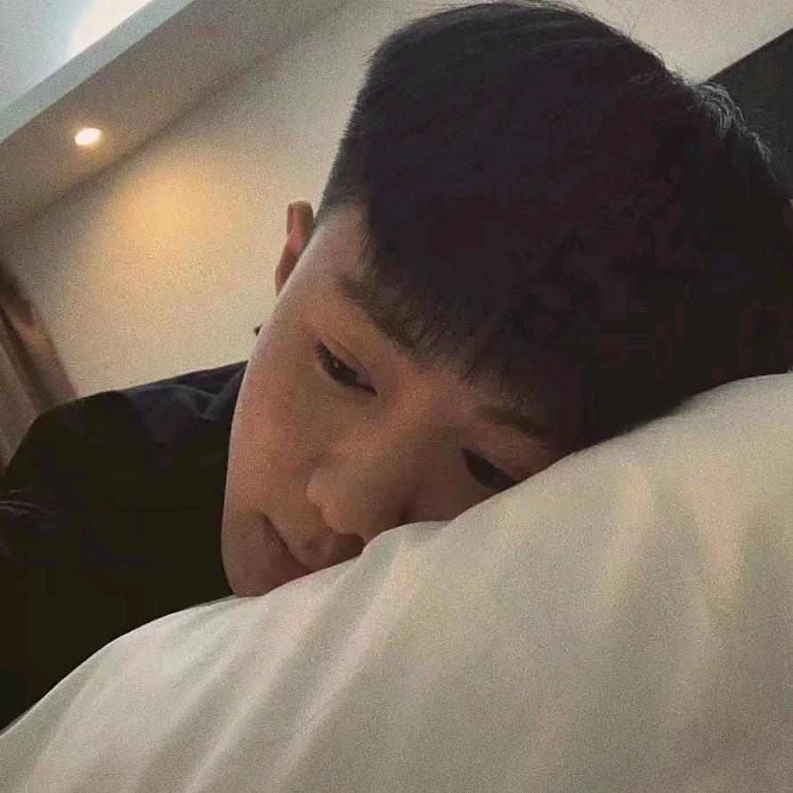 哥很高又很傲