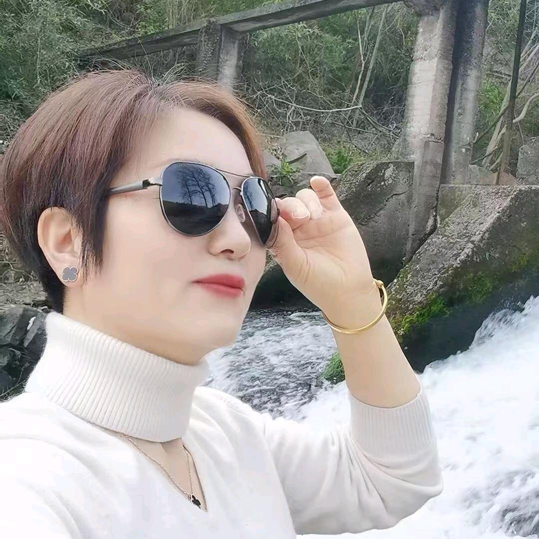 何国娟圣品碳晶水地暖