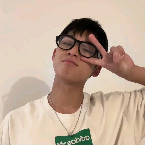 还是叫我阿凯吧