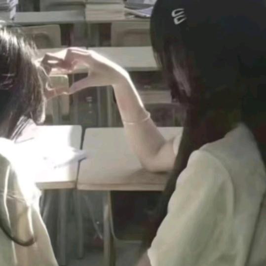八月