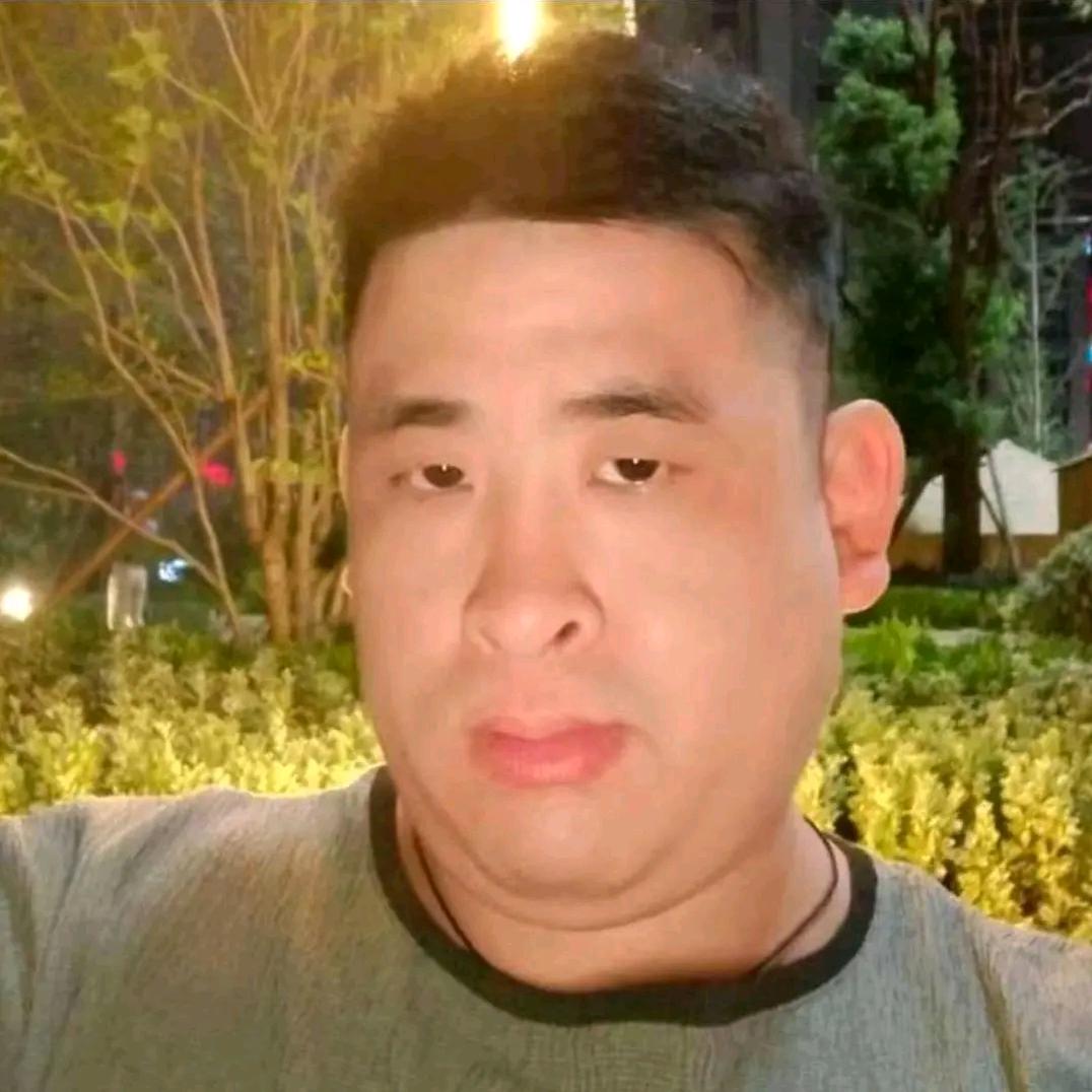 阿龙