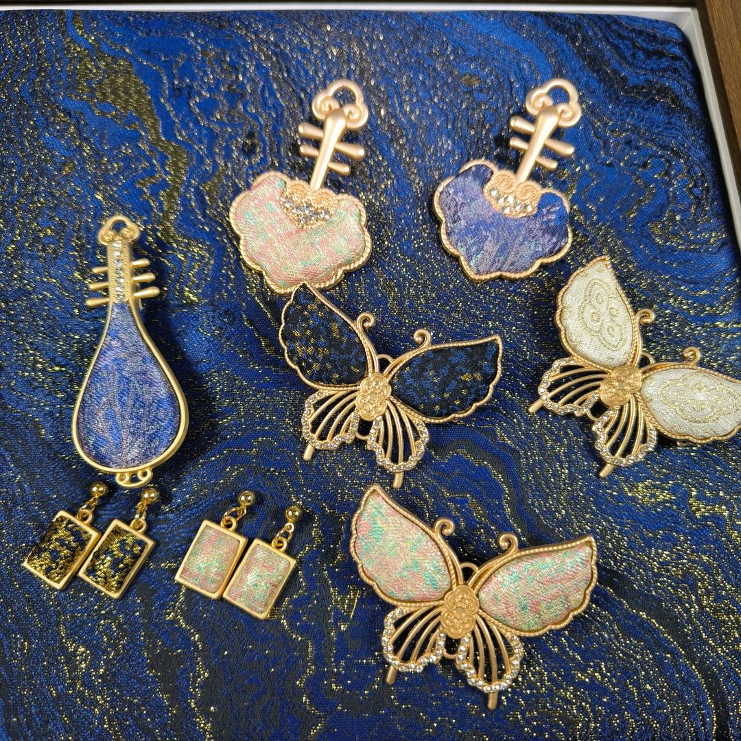 重生的我在摆摊卖宋锦