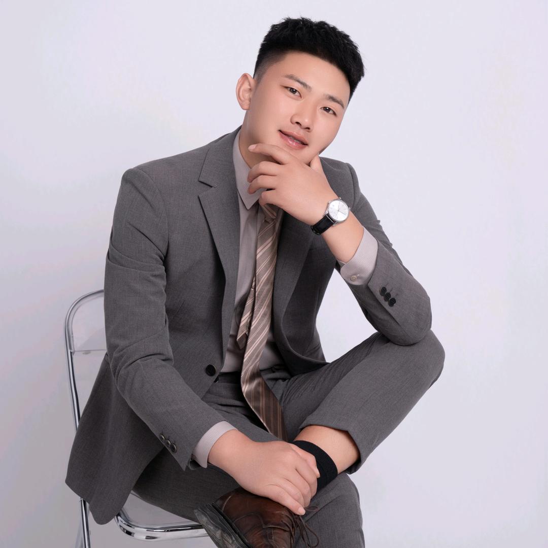 颜色主持 | 振国