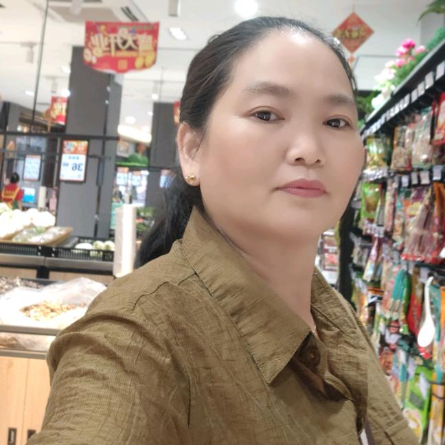 小华- ̗̀(๑ᵔ⌔ᵔ๑)