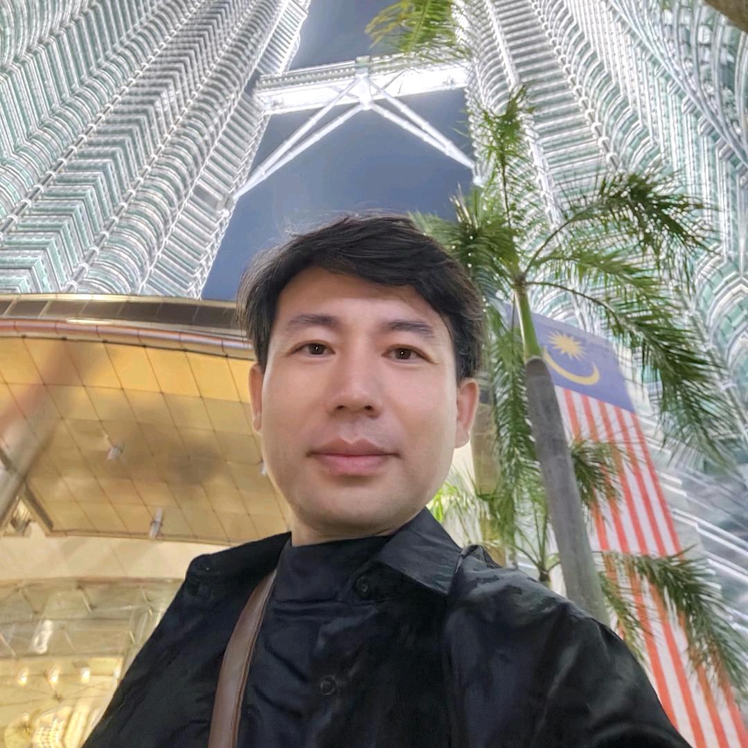 牵着蜗牛去散步🇲🇾🇸🇬🇻🇺