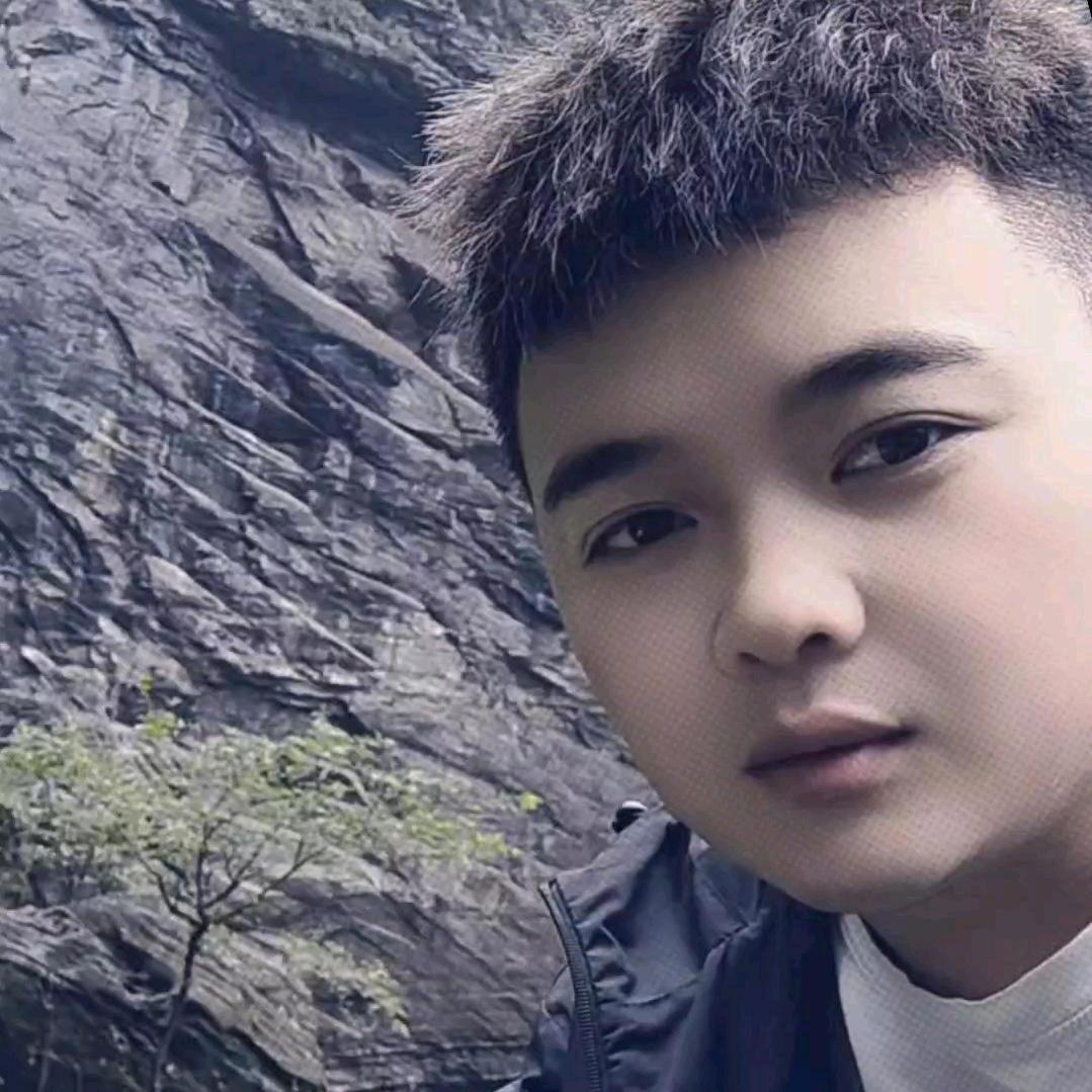A挖机带破碎锤出租小陈陈