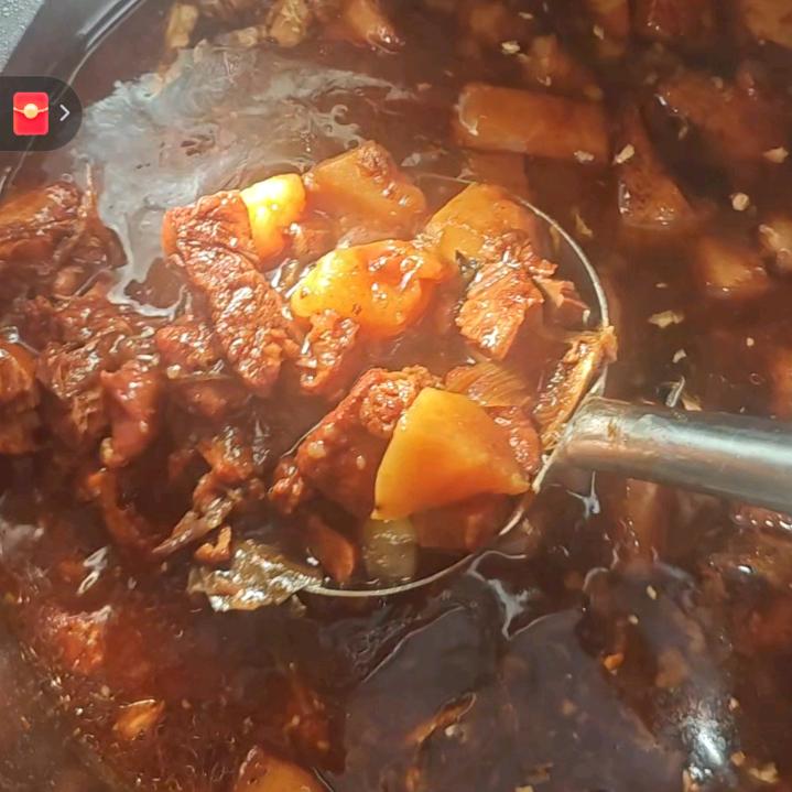 小朱红烧肉饭