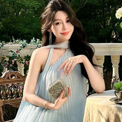 余潇潇💓轻奢高端女装