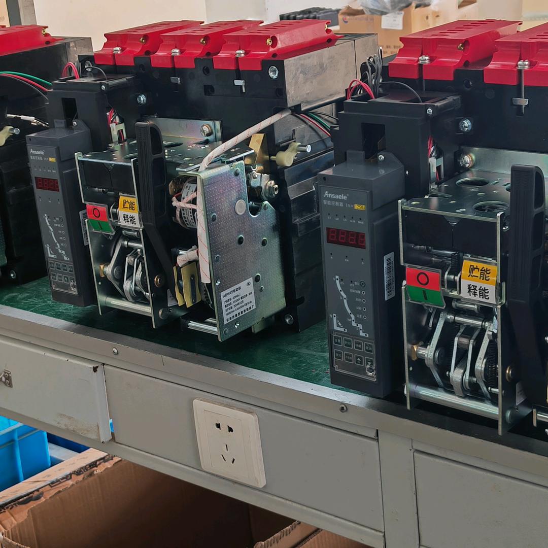 高电压框架式断路器l光伏并网自动重合闸