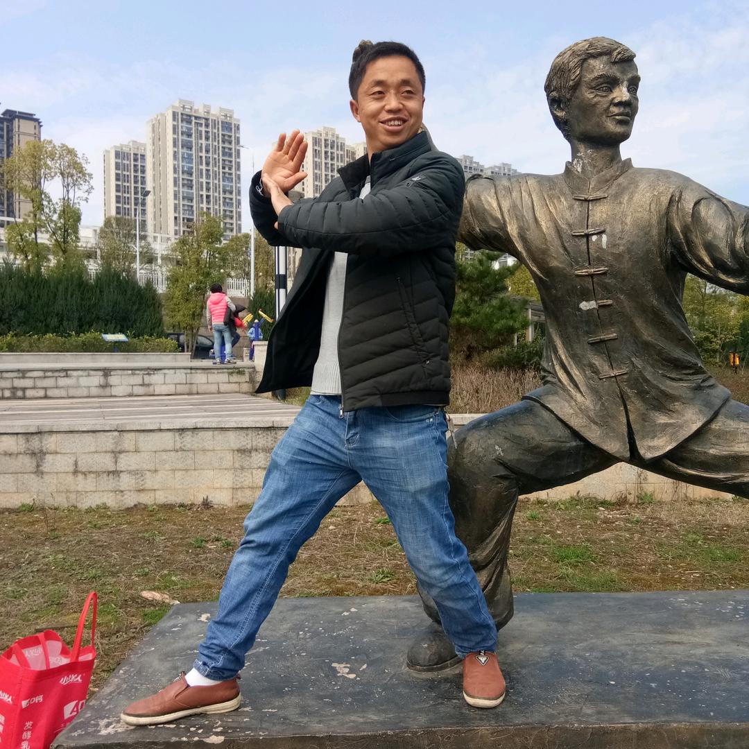 小刘爱钓鱼
