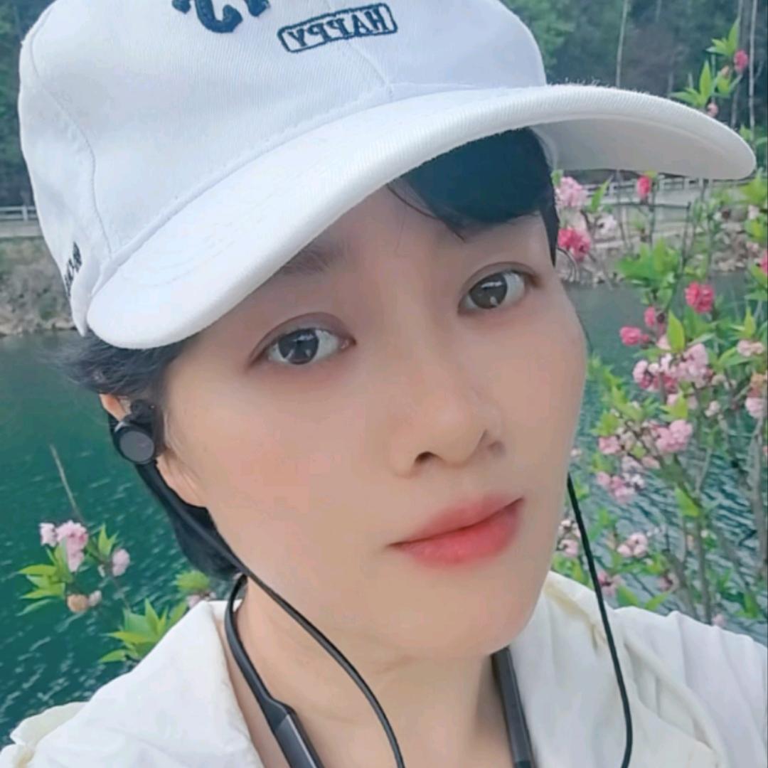 凌玲🎤(不定时开播)