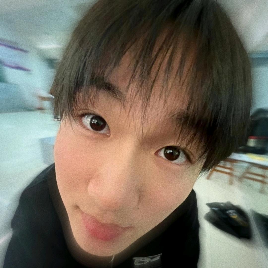 李化钠(拍戏中)