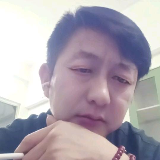 卫哥，专业安装办公家具，搬家上门