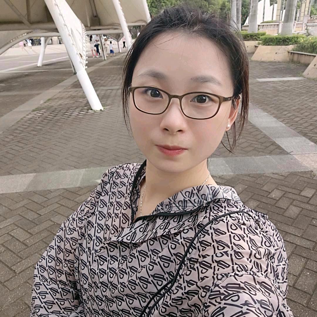 小何