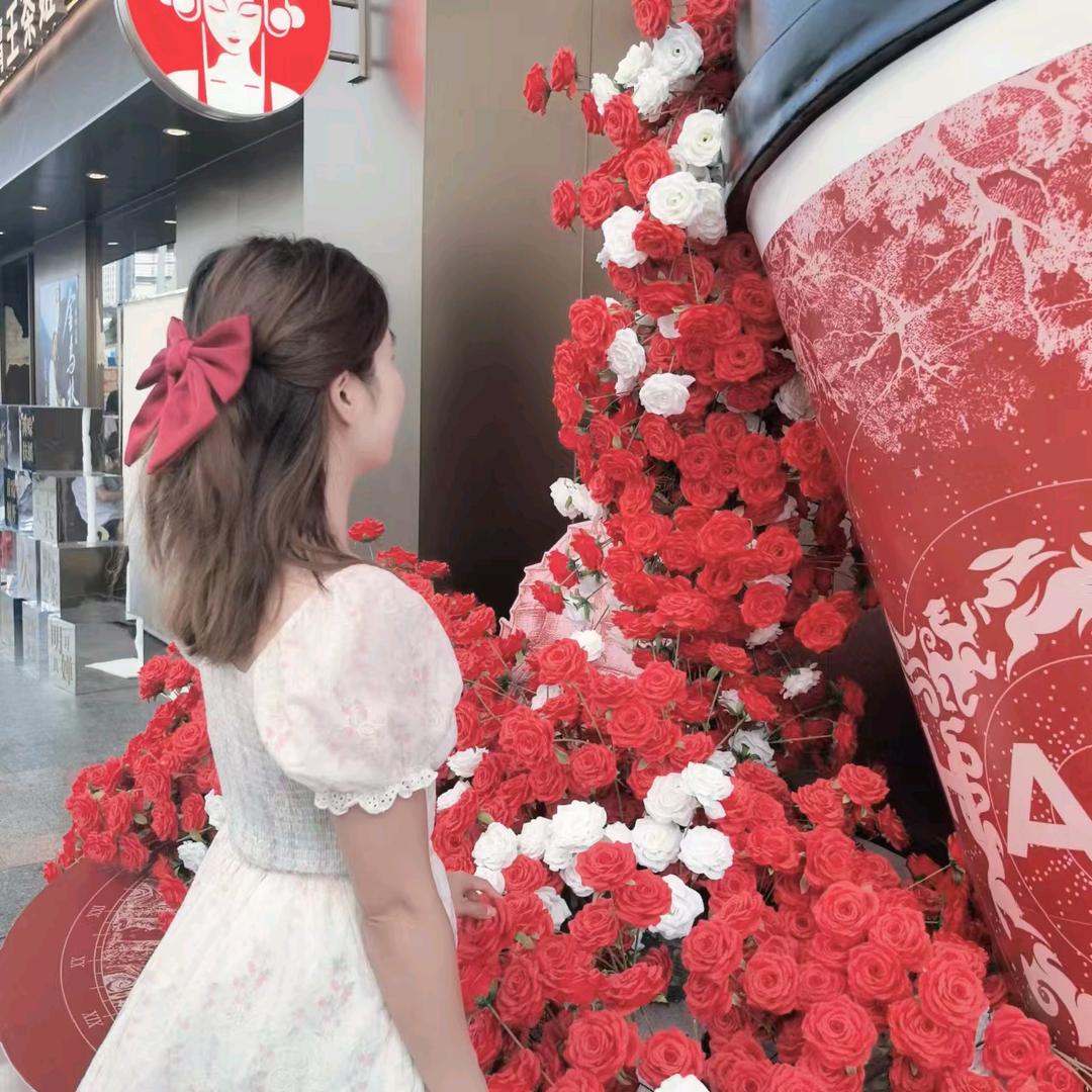 月亮小众女装店