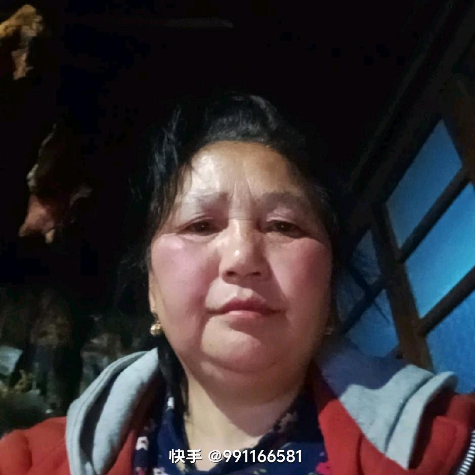 唐桂花六十多岁