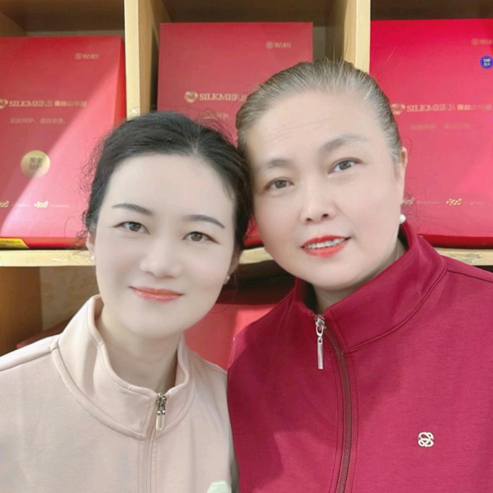 四马路贴心至爱服饰