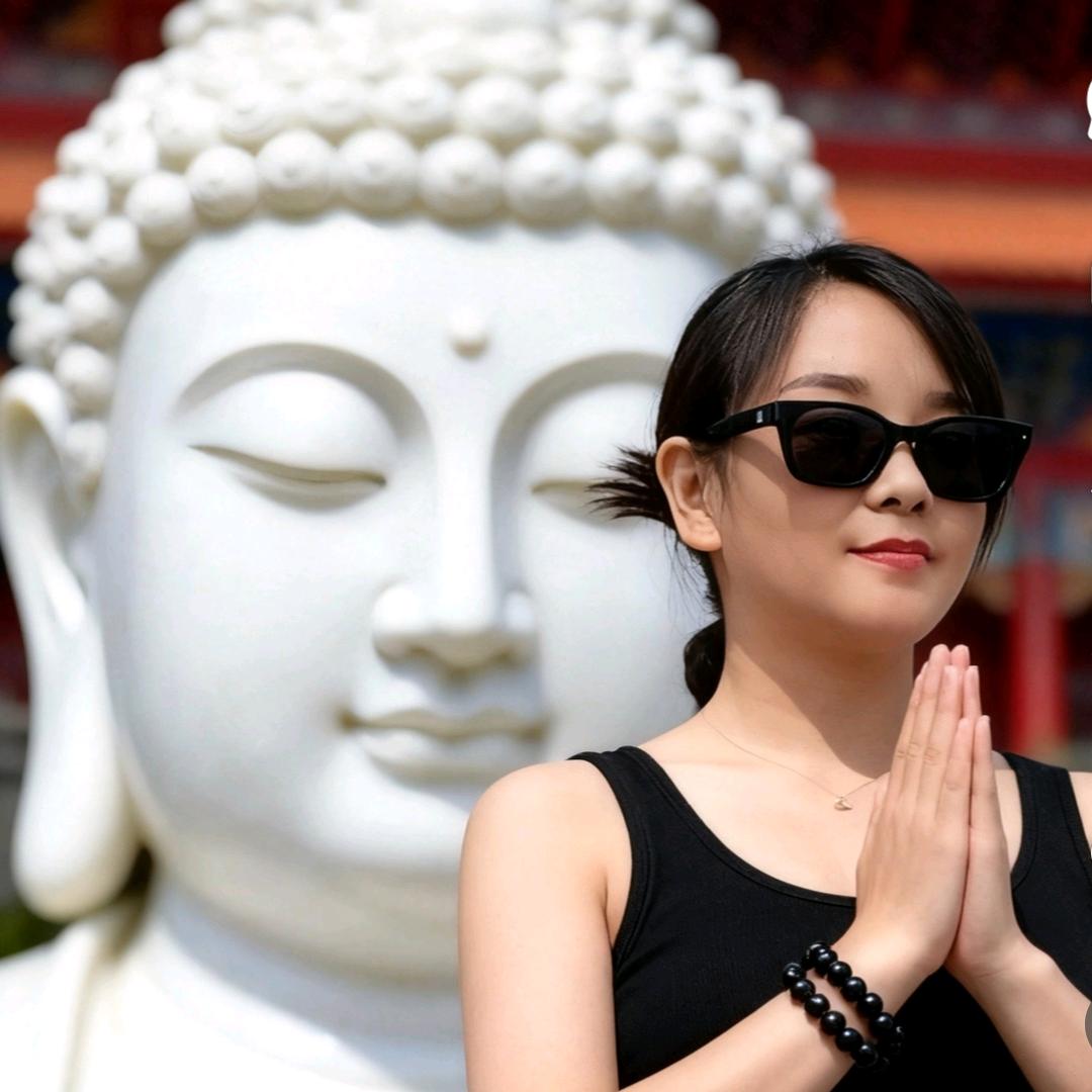 九   🌿    🌿月