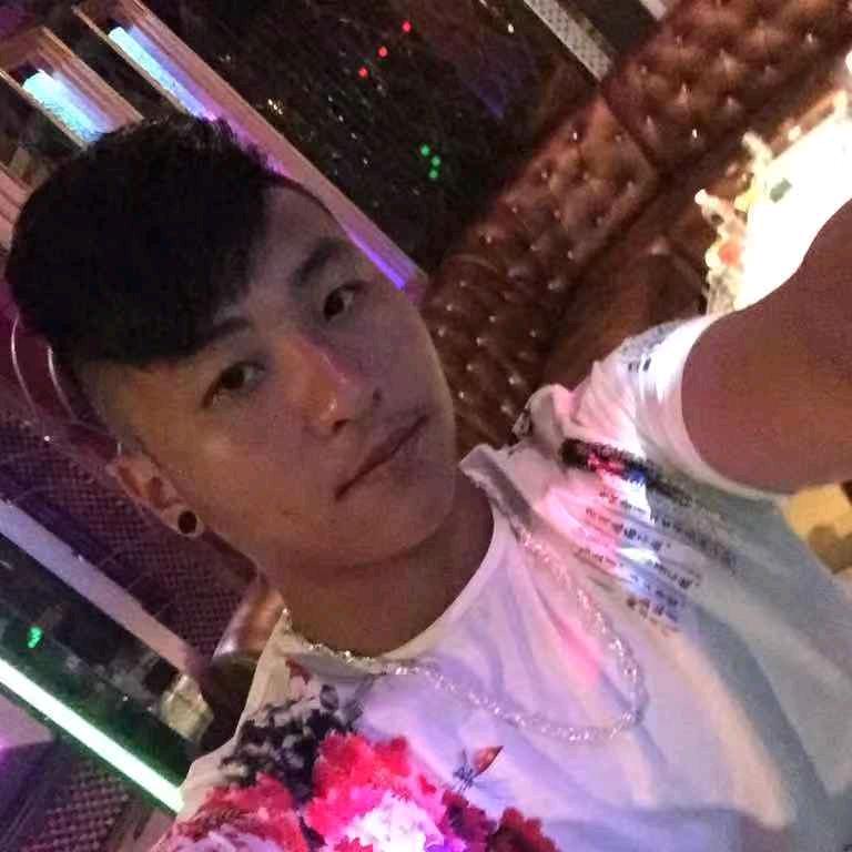 摆摊创业，卖咸鱼白粥
