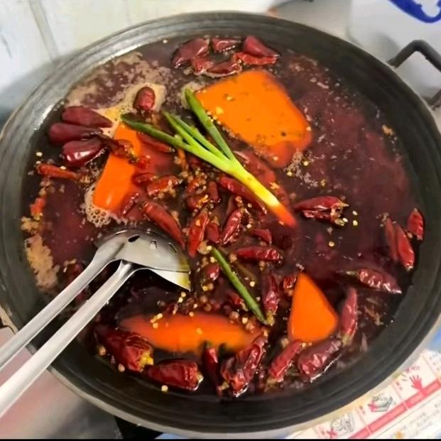 正宗重庆地摊火锅（滨海金夜美食城）