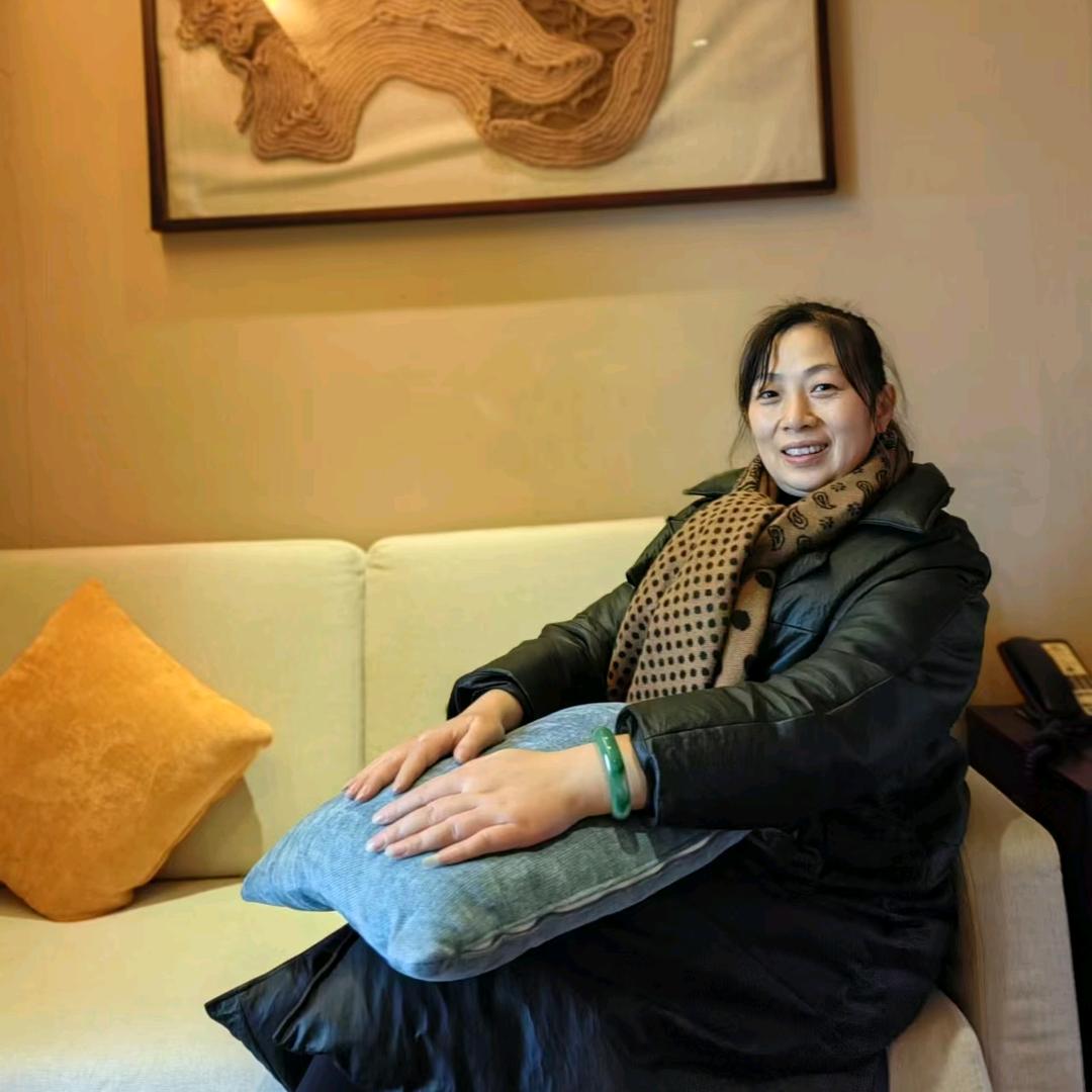 谭谭胖妹紫头像