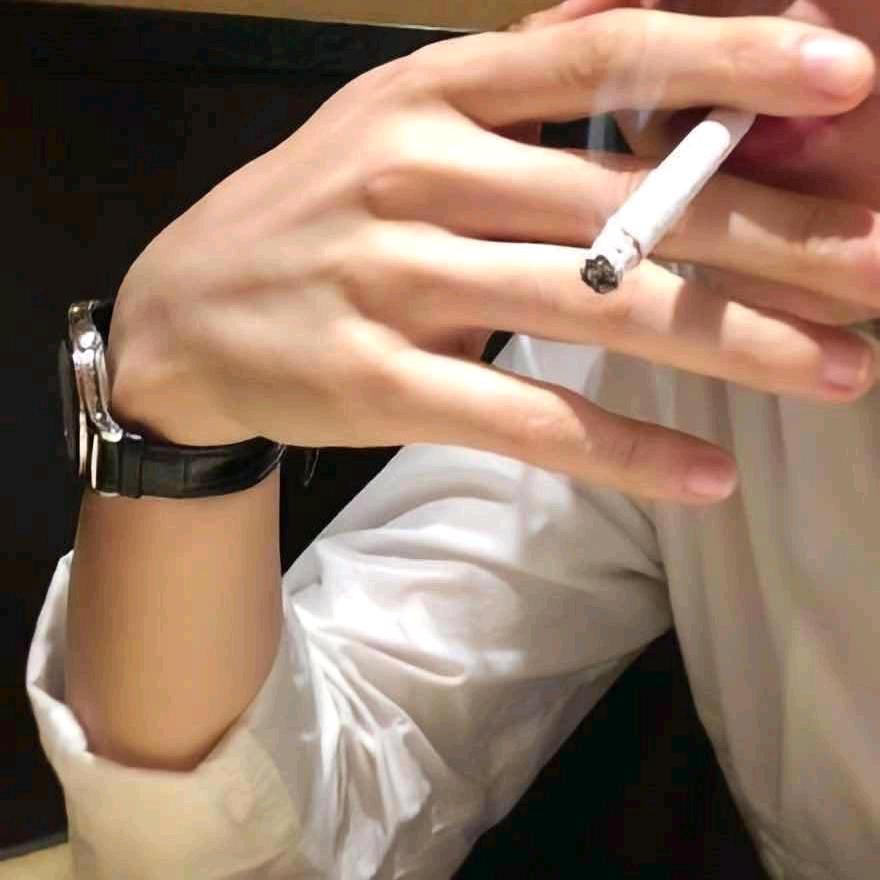 素衣青衫