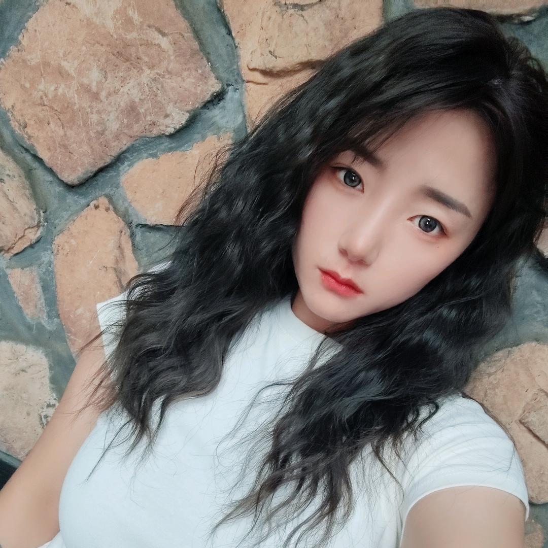 妤生有林