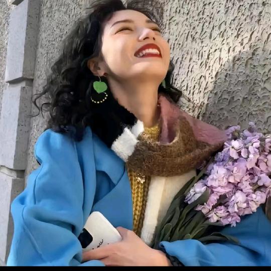 梦梦爱吃桃