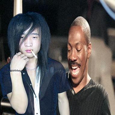 杨90曾经帅🉐站不稳。