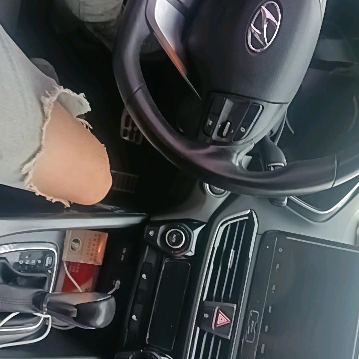 啊飞的¢小塔