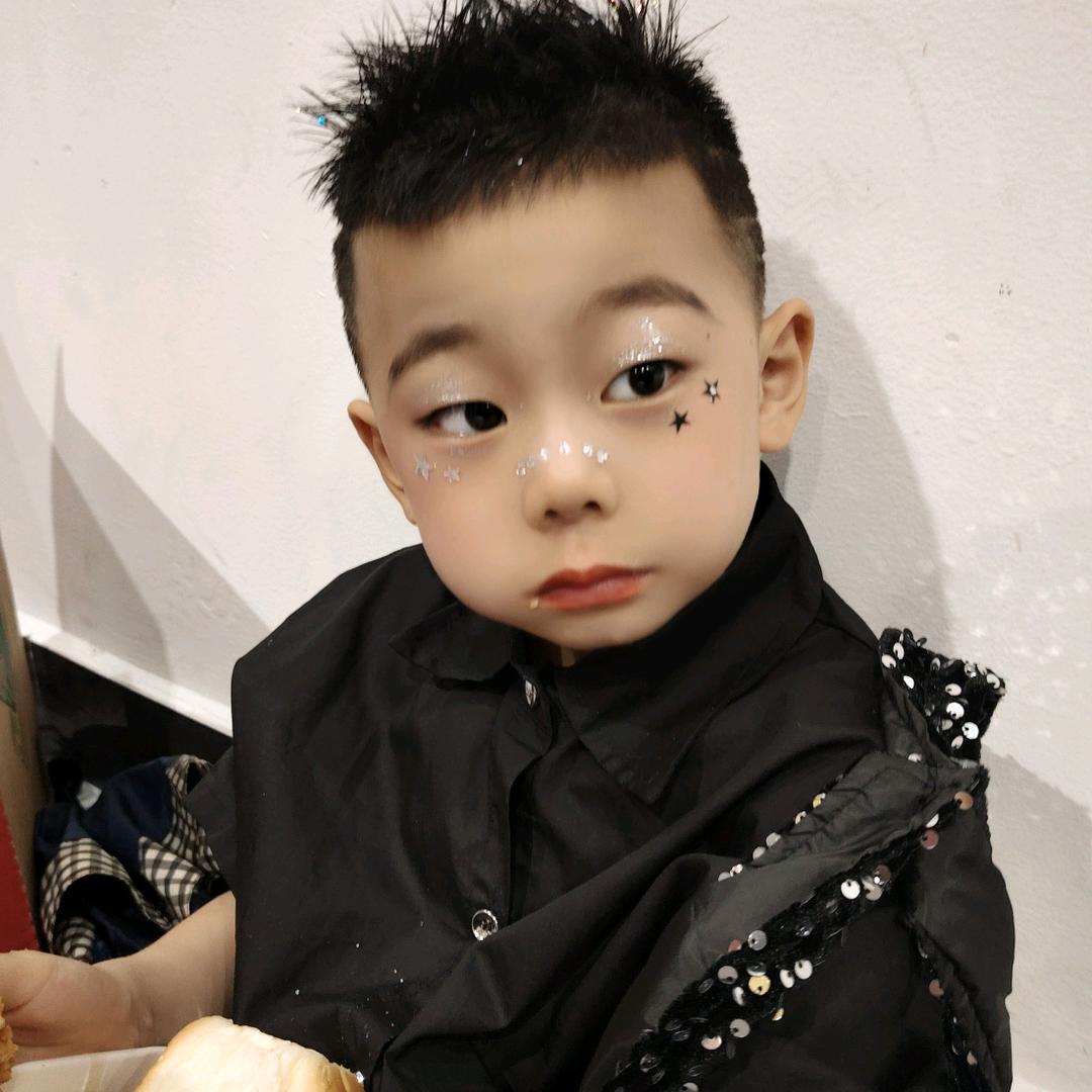 昊天（架子鼓学习中）