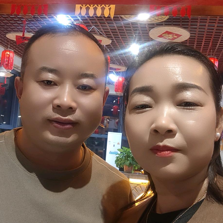 晓琴和文哥的炒鸡店