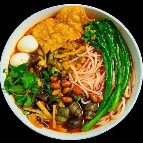 吕记螺蛳牛杂麻辣烫
