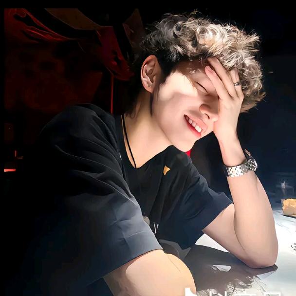 小杰.