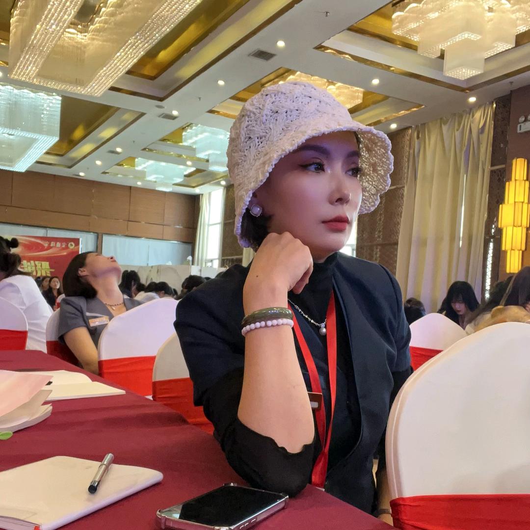 宝盛珠宝和政店-邓洁