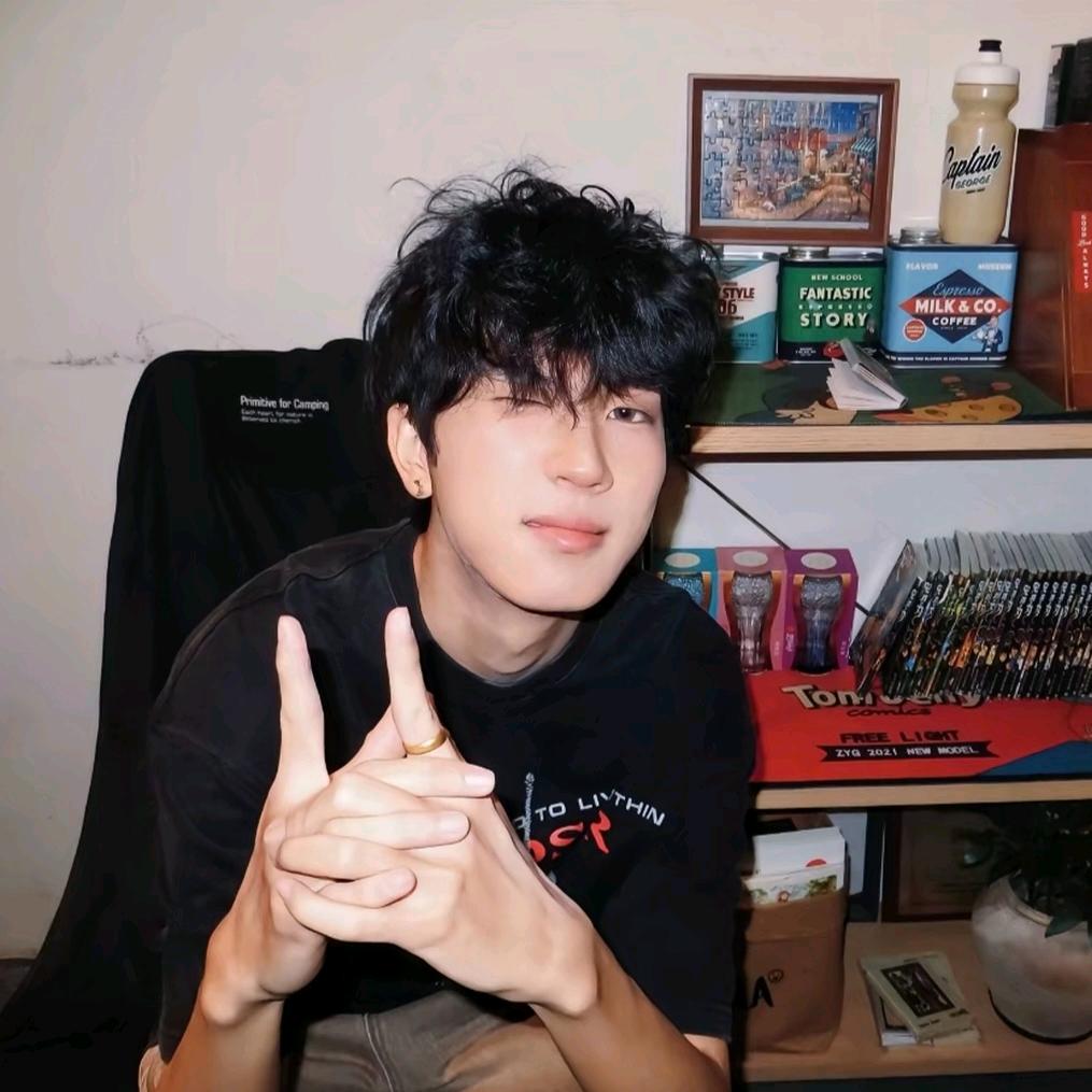 杨亿万