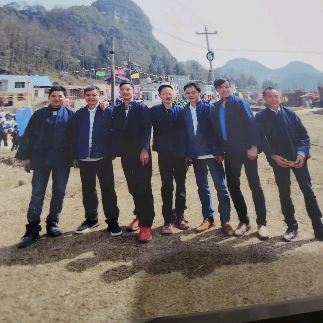 惠水布依小杨