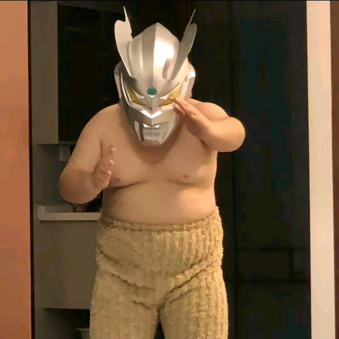 “S̶ɪ̶ʟ̶ᴇ̶ɴ̶ᴛ̶.”