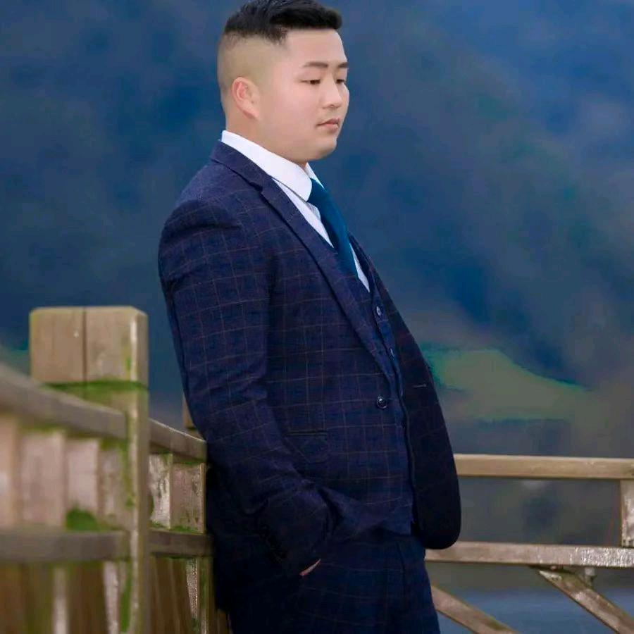 离异单身爸爸一个人带几个孩子