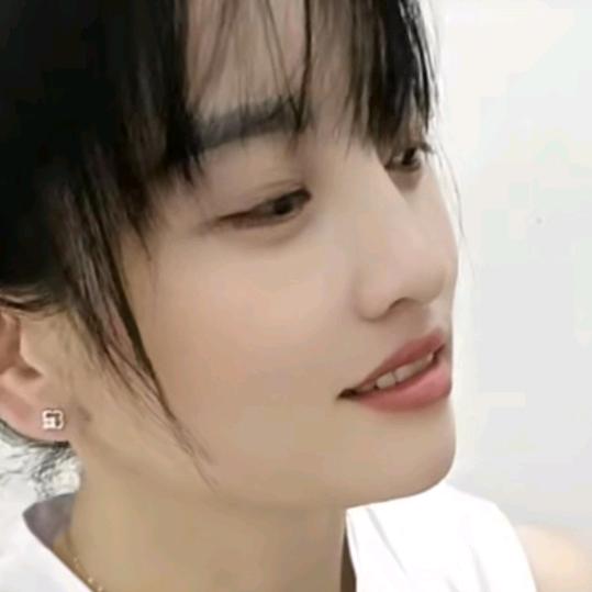 坐在坟前👀调戏鬼