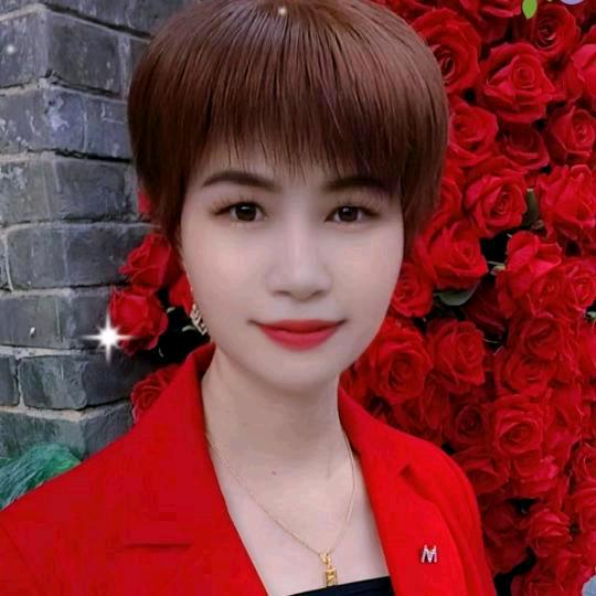 芳姐(开播在主页)