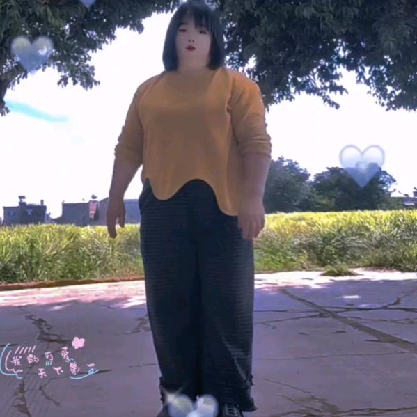 我是个离婚的女人，没人要的。
