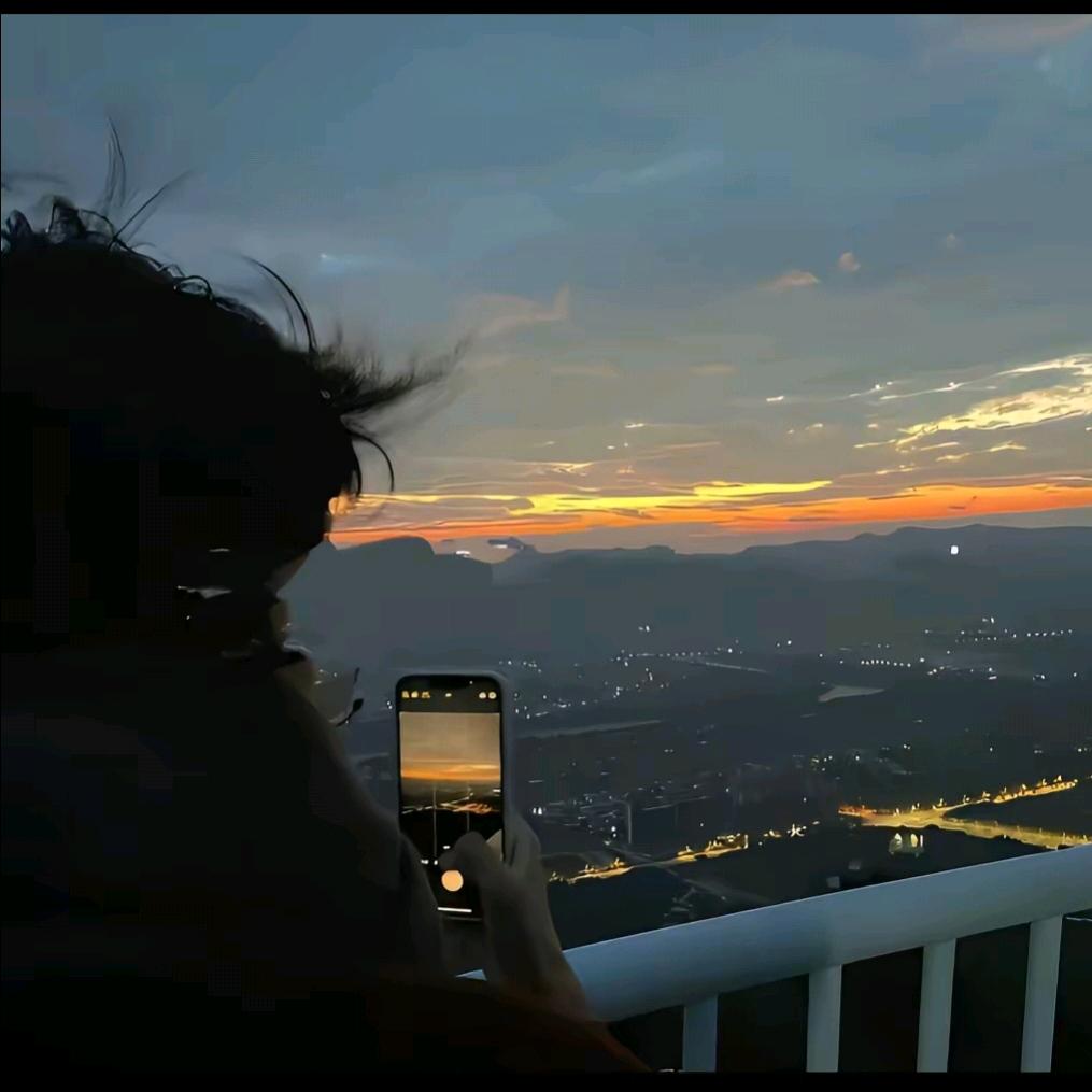小恩（不开心）