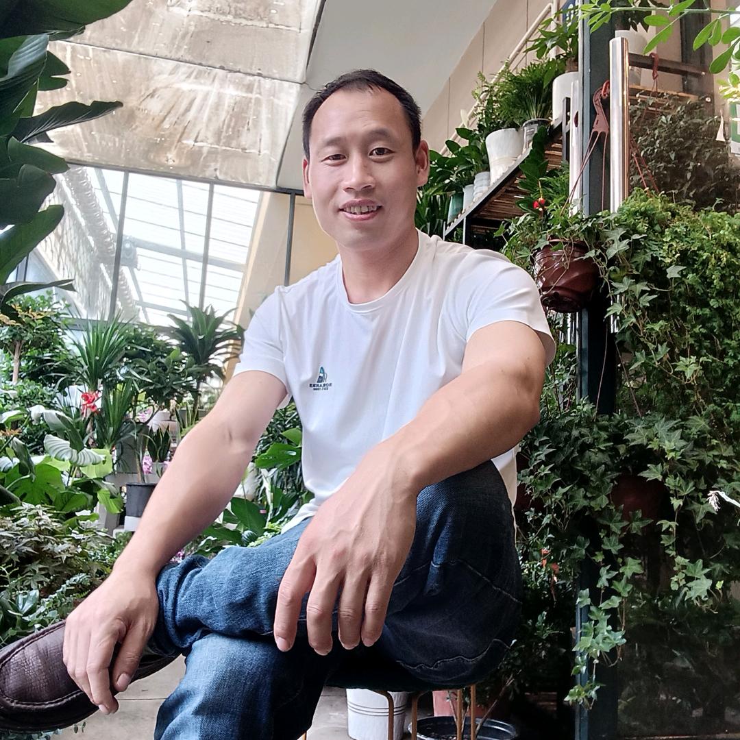 绿植小哥每天下午5点40 开播