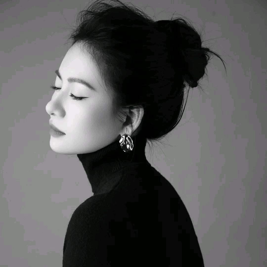 谦配饰专营店直播8号