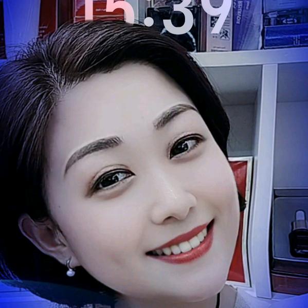 丽。依裳