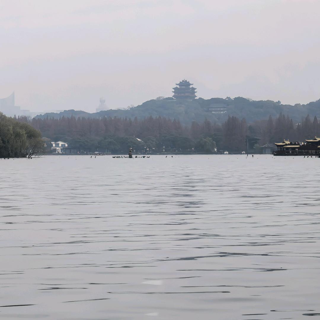 小亚～(￣▽￣～)~